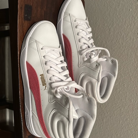 Puma Sneakers - Picture 1 of 5